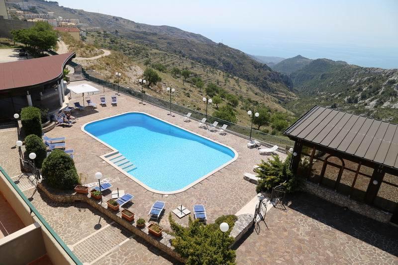 B&B Angela Monte SantʼAngelo Dış mekan fotoğraf