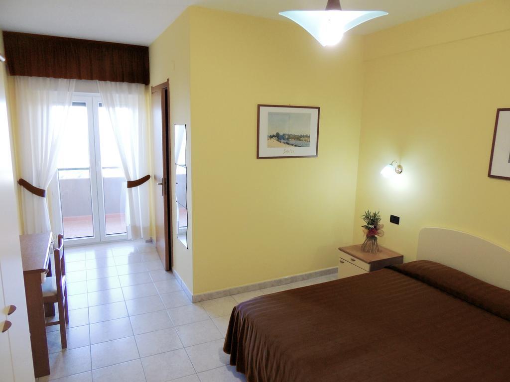 B&B Angela Monte SantʼAngelo Oda fotoğraf