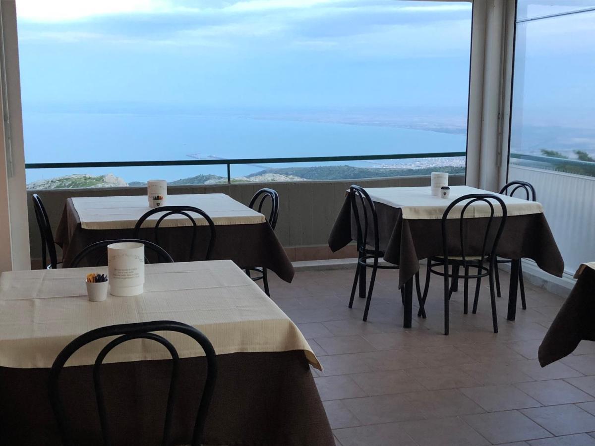 B&B Angela Monte SantʼAngelo Dış mekan fotoğraf
